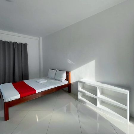 Reddoorz At Fat J Apartelle Mactan Cebu Stadt Exterior foto