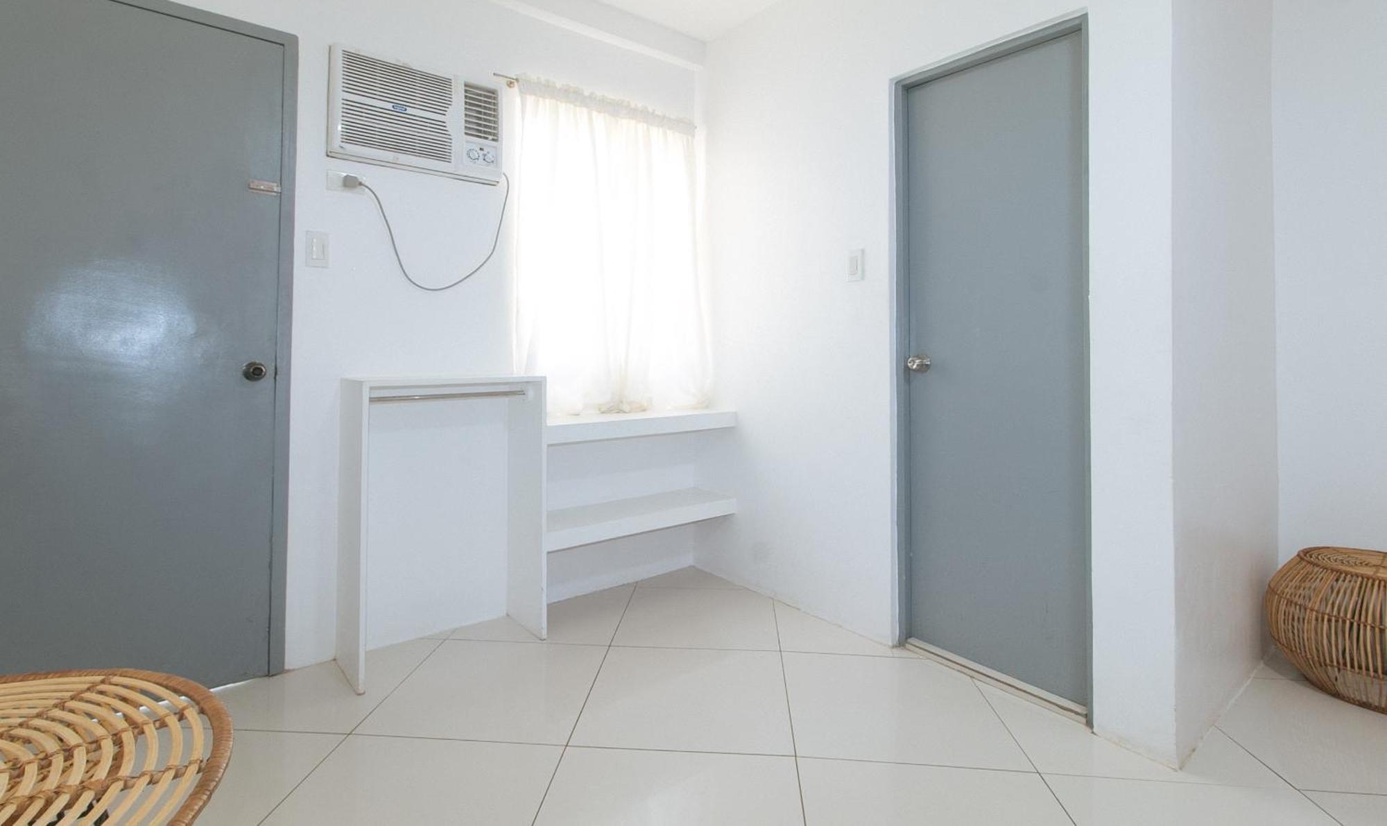 OYO 778 Fat J Apartelle Cebu Stadt Exterior foto