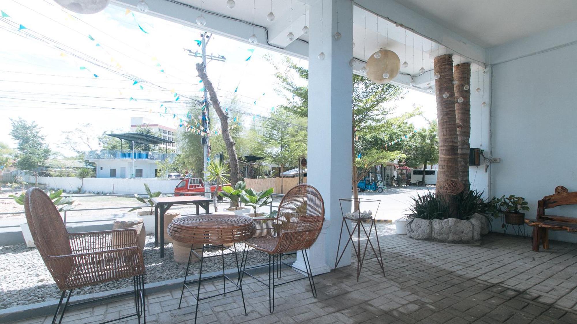 OYO 778 Fat J Apartelle Cebu Stadt Exterior foto