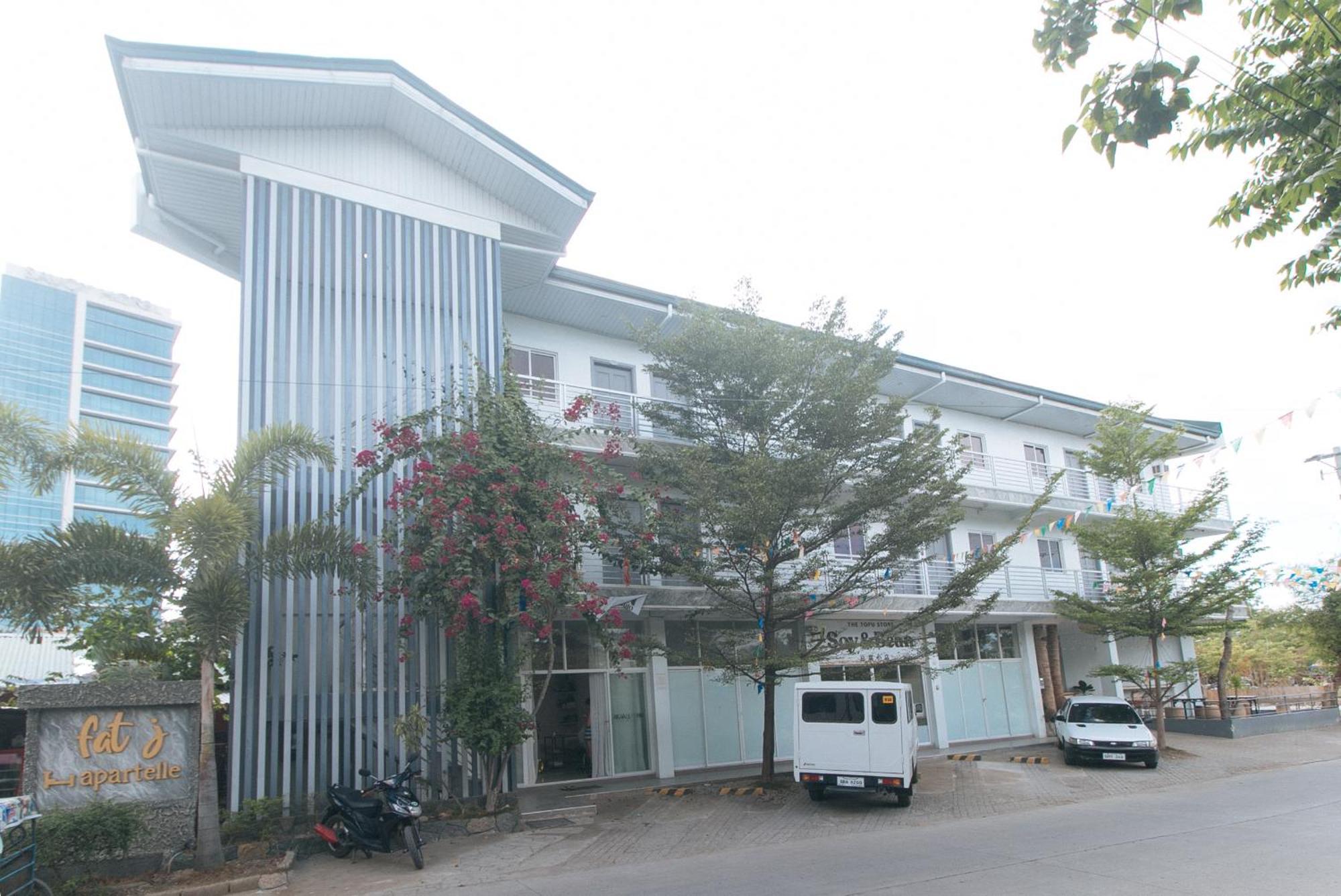 OYO 778 Fat J Apartelle Cebu Stadt Exterior foto
