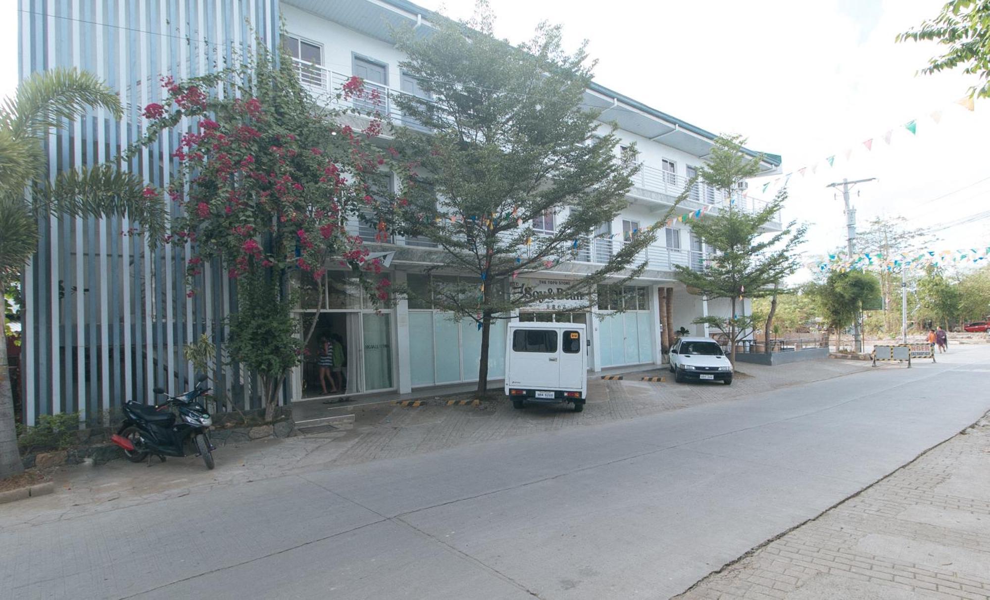 OYO 778 Fat J Apartelle Cebu Stadt Exterior foto